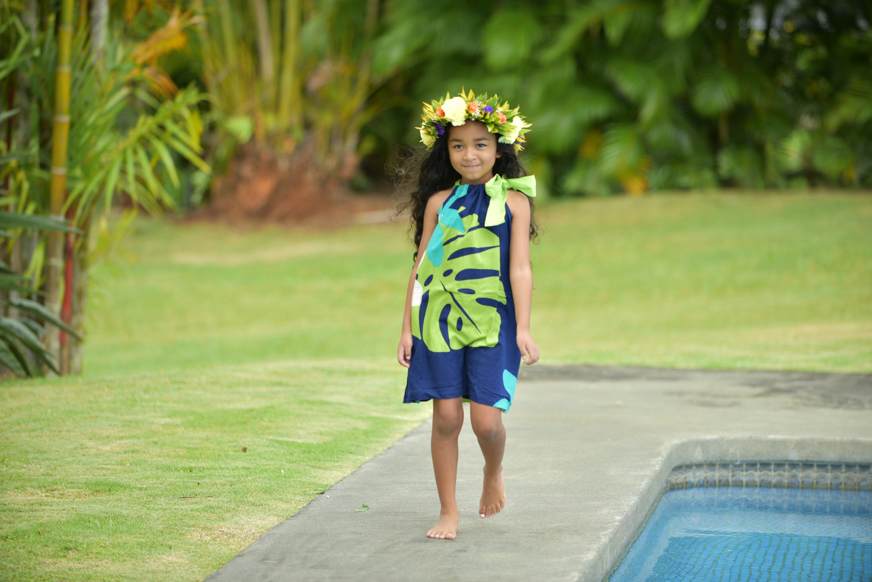 girls, hawaiian, ribbon dress, shoulder tie, mod aloha navy, plumeria, monstera, Coradorables, modern aloha, aloha wear, resort wear, family matching, #BellenZoe, model, Sacred Hearts Academy, student