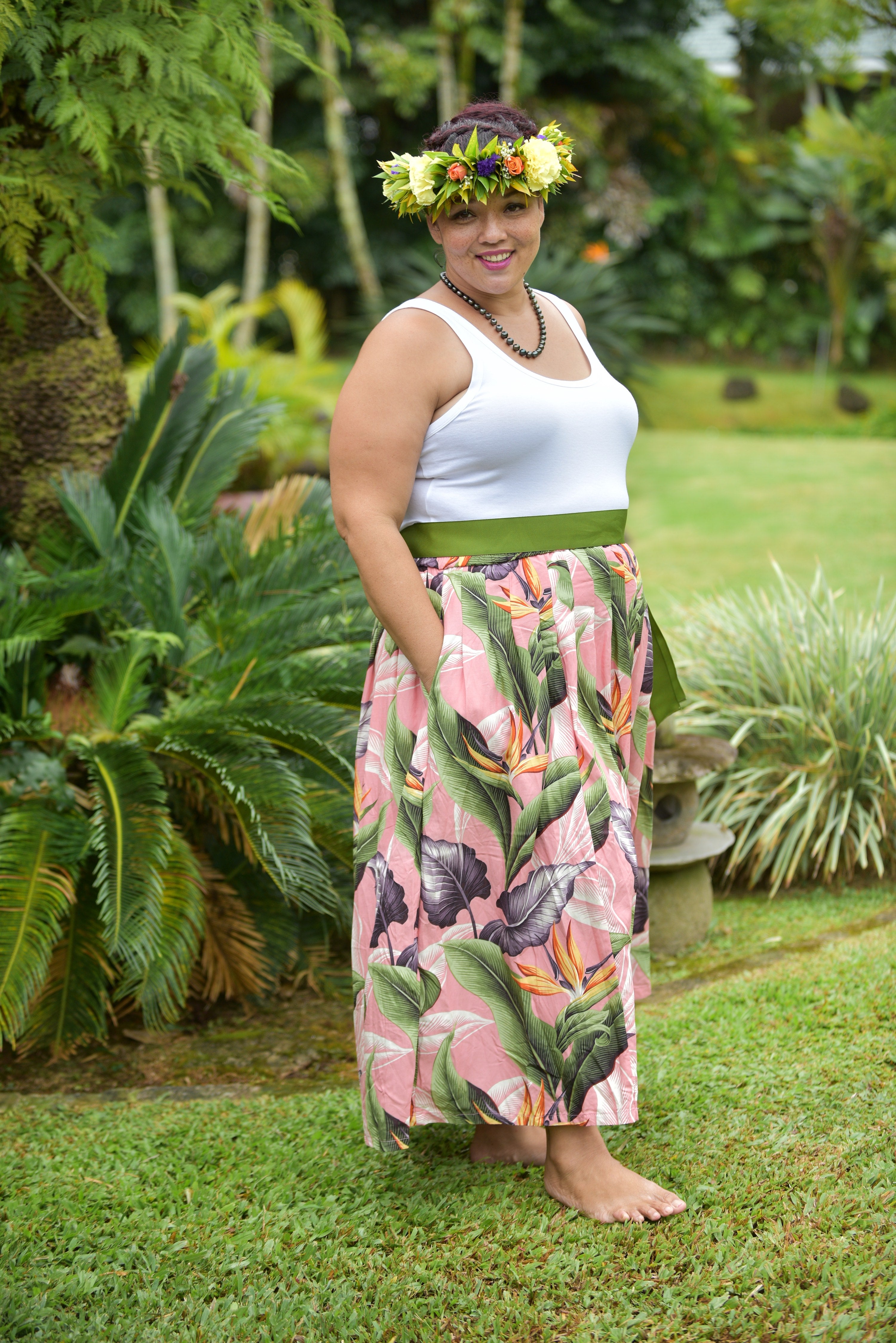 womans, hawaiian, maxi skirt, pleated, elastic waist, birds of paradise, mauve, Coradorables, modern aloha, aloha wear, resort wear, family matching, plus size model, mother, teacher