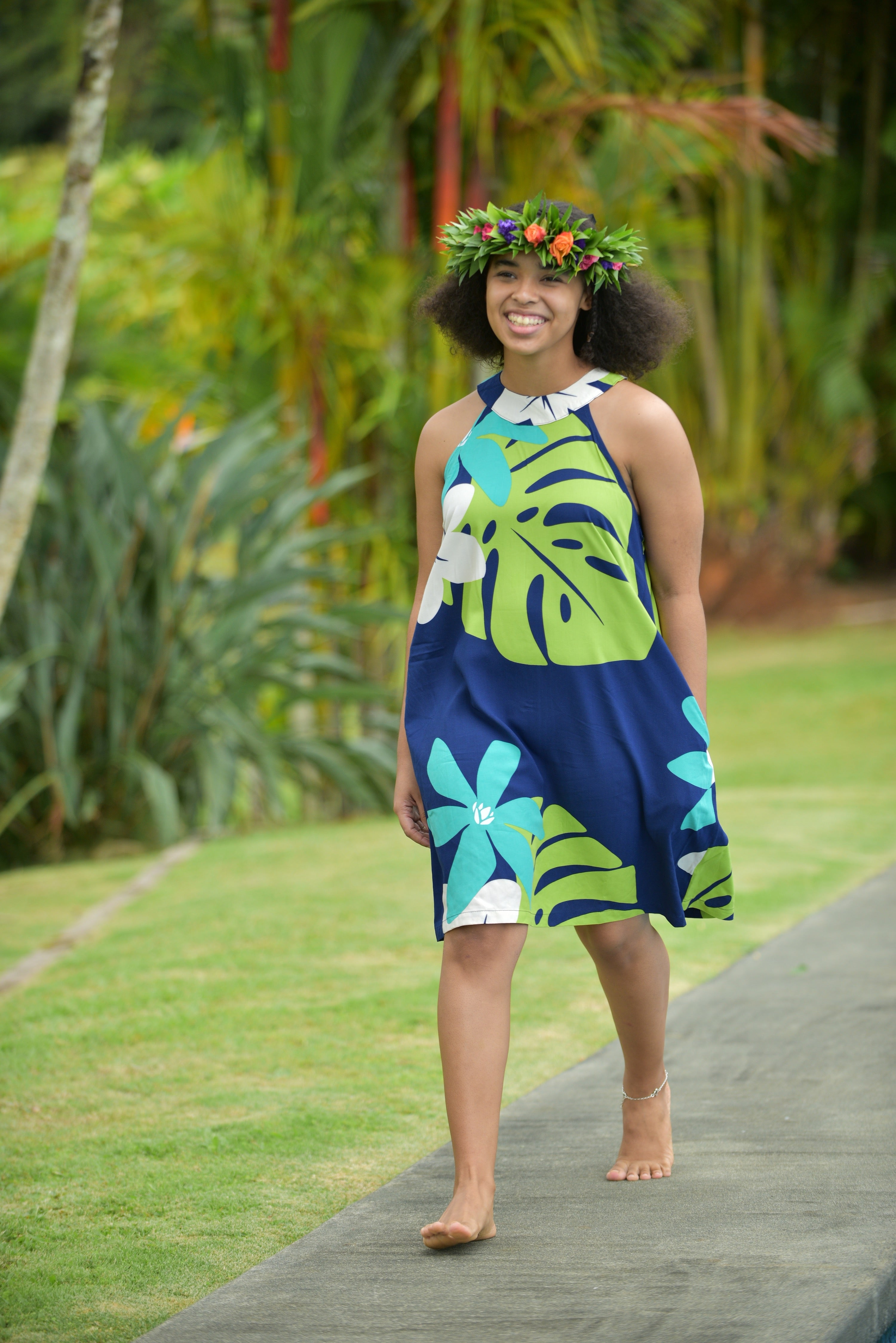 womans, hawaiian, dress, halterneck , mod aloha navy, plumeria, monstera, Coradorables, modern aloha, aloha wear, resort wear, family matching