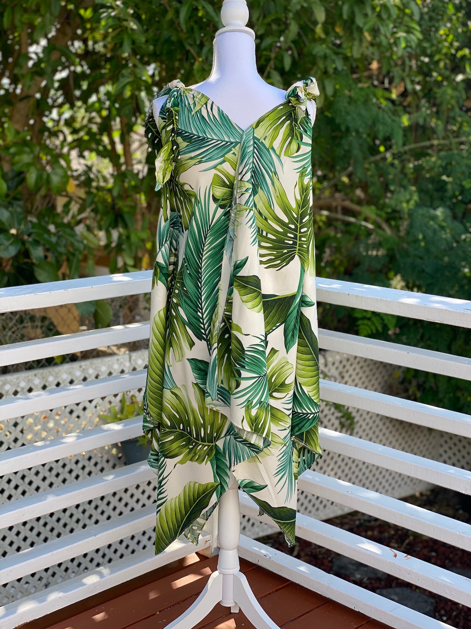 womans, hawaiian, handkerchief, dress, v-neck, flowing, monstera,, ivory, green, rayon, Coradorables, modern aloha, aloha wear, resort wear, family matching, flowing