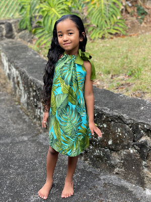 girls, hawaiian, ribbon dress, shoulder tie, , monstera, turquoise, green, rayon,?Coradorables, modern aloha, aloha wear, resort wear, family matching, #BellenZoe, model, Sacred Hearts Academy, student