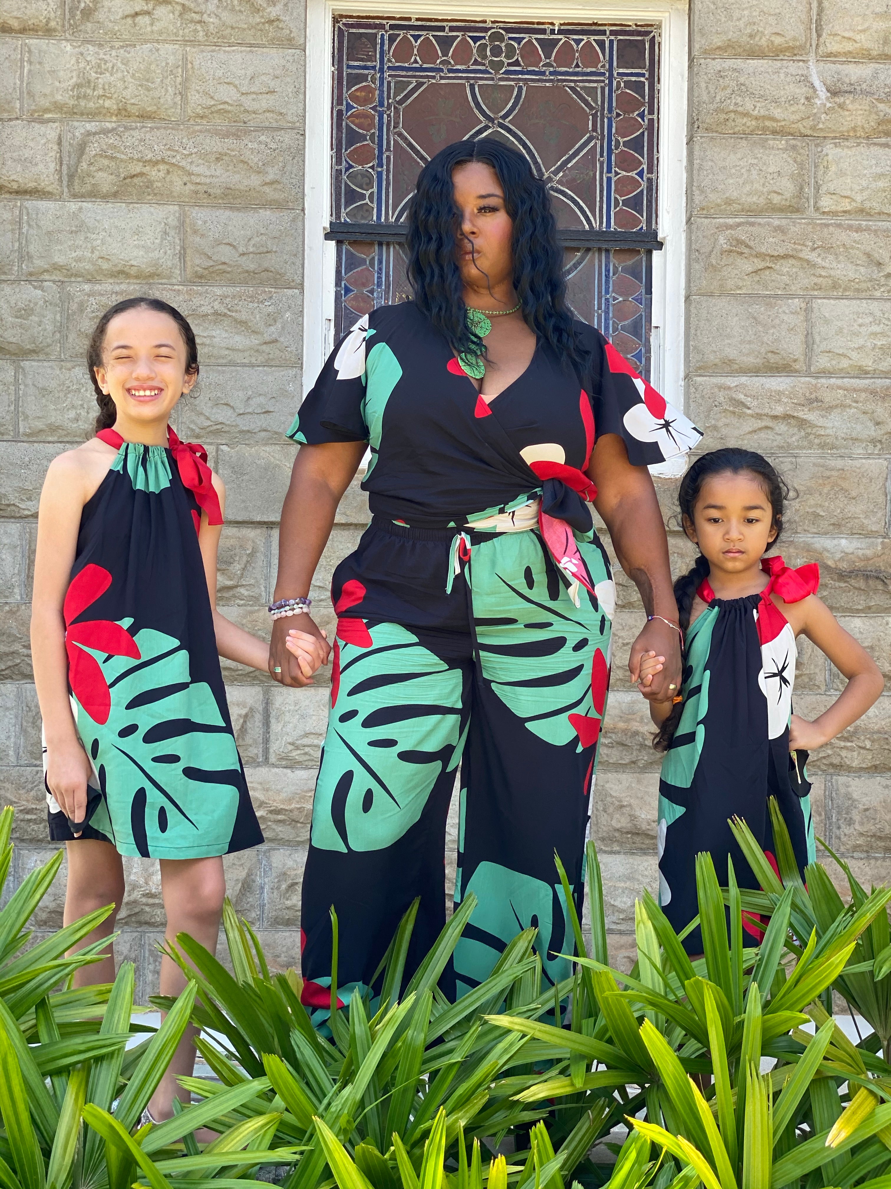 womans, hawaiian, wide legged, pant, mod aloha black, plumeria, monstera, Coradorables, modern aloha, aloha wear, resort wear, family matching